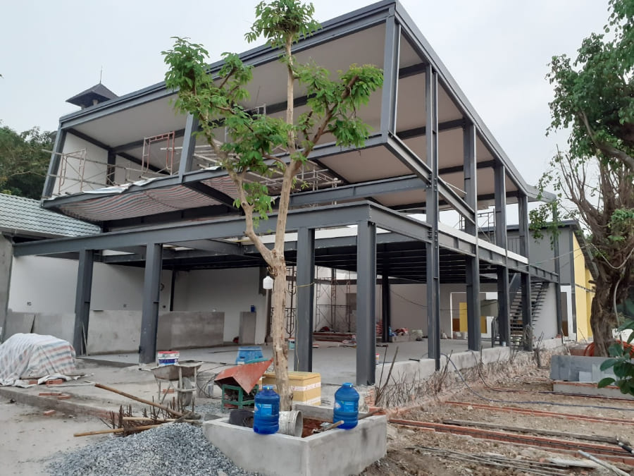 Nhà tiền chế bằng tôn