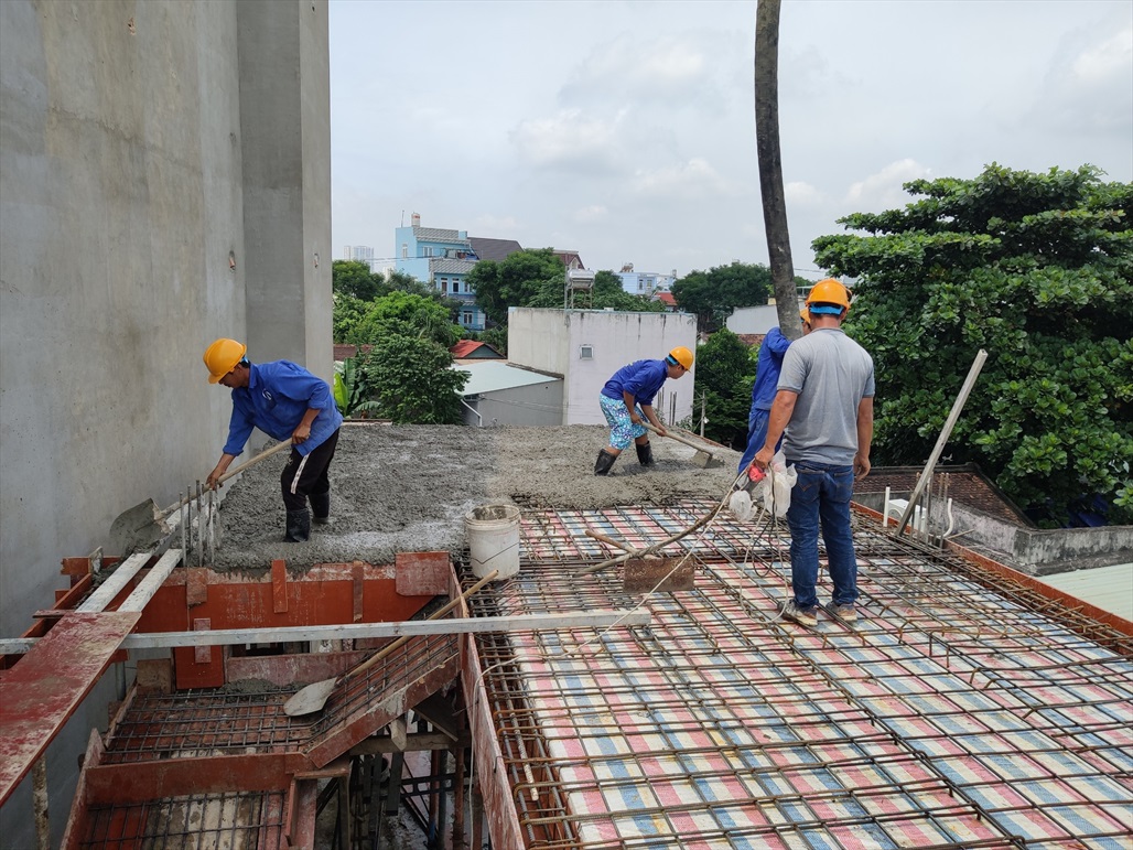 hình ảnh xây dựng phần thô của ngôi nhà