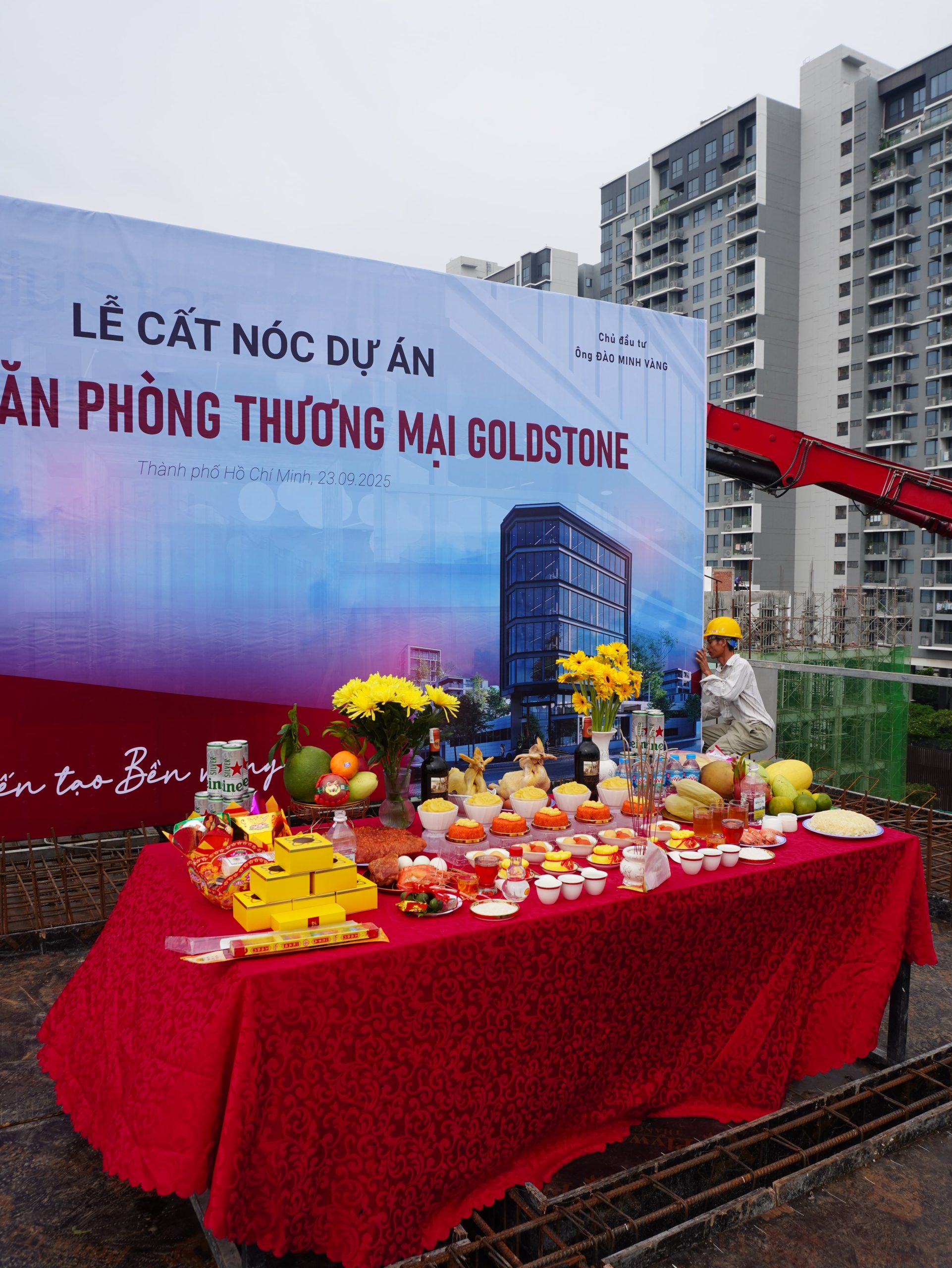 Lễ cất nóc dự án tòa nhà văn phòng thương mại Gold Stone