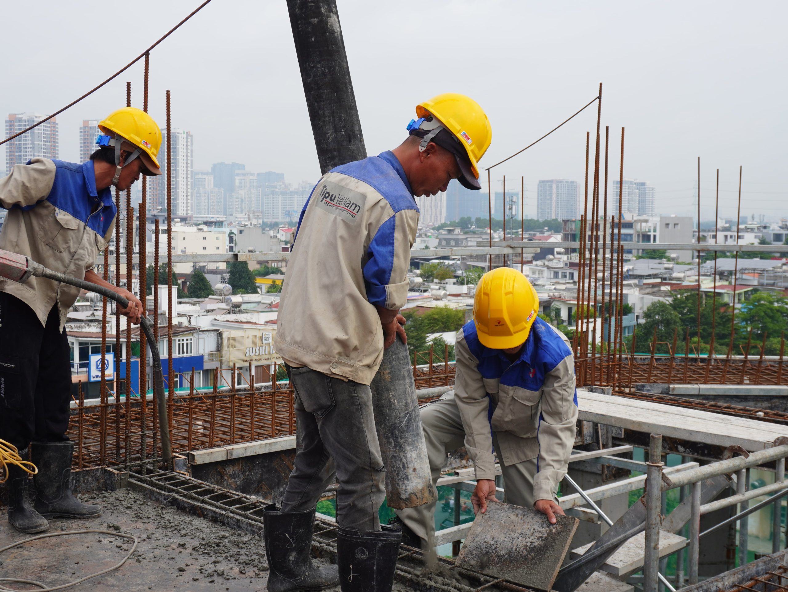 Lễ cất nóc dự án tòa nhà văn phòng thương mại Gold Stone